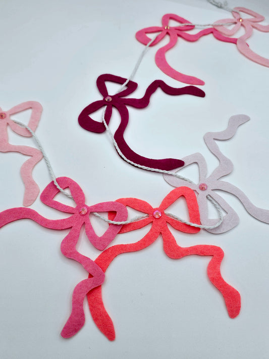 Bow Garland - MUDBUGSBTQ