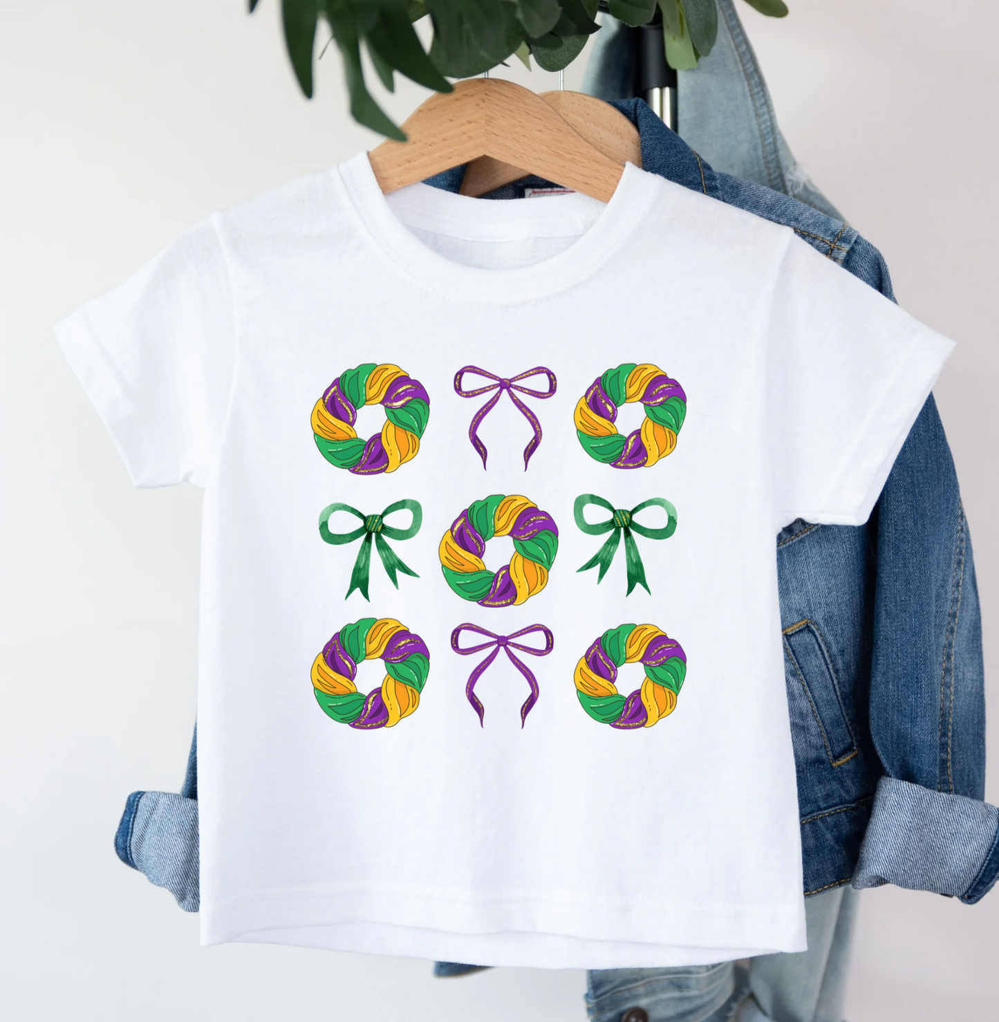 King Cake & Bows Tee